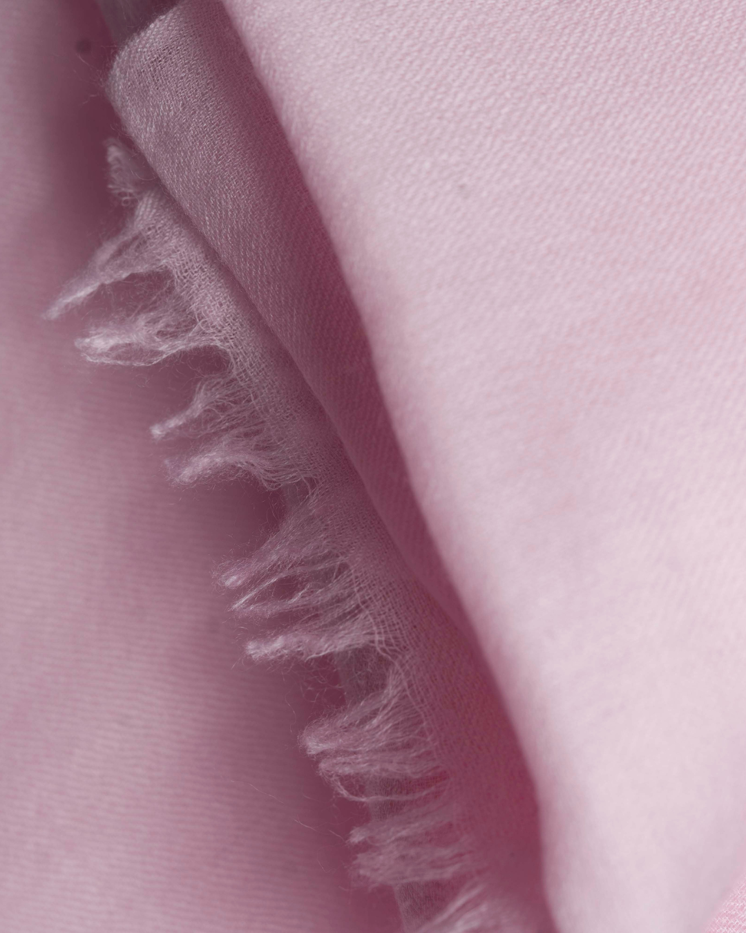 How to Spot Fake Pashmina: The Red Flags Every Buyer Should Know Before Purchasing