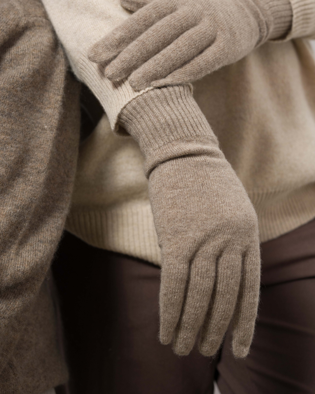 The Quiet Luxury Cashmere Gloves Collection - Himalaya Pashmina