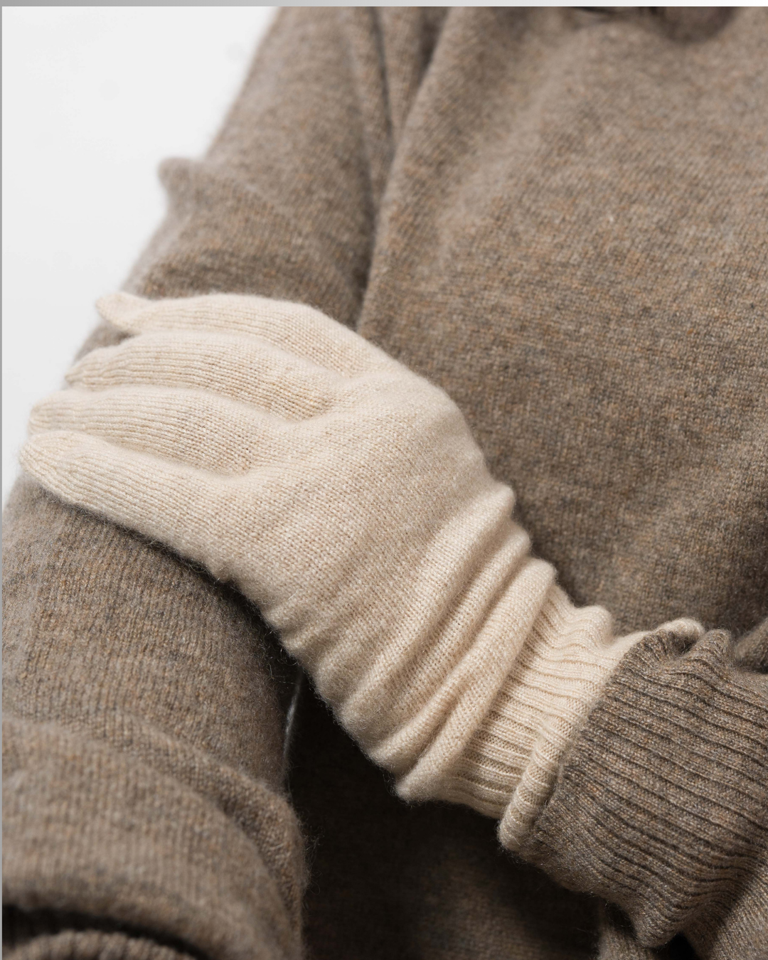 The Quiet Luxury Cashmere Gloves Collection - Himalaya Pashmina
